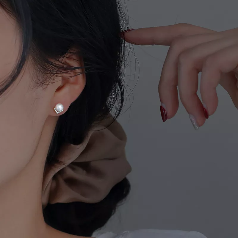 S925 Silver V-Shaped Zirconia Pearl Stud Earrings