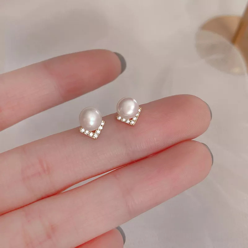 S925 Silver V-Shaped Zirconia Pearl Stud Earrings