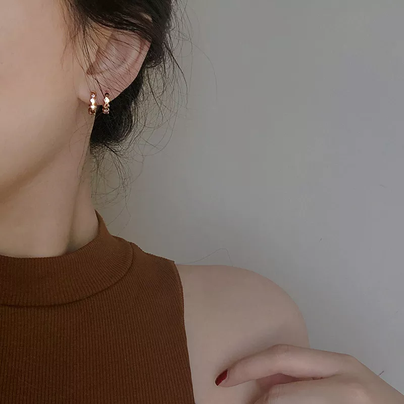 S925 Honeycomb Inlaid Zircon Hoop Earrings S925 Honeycomb Inlaid Zircon Hoop Earrings