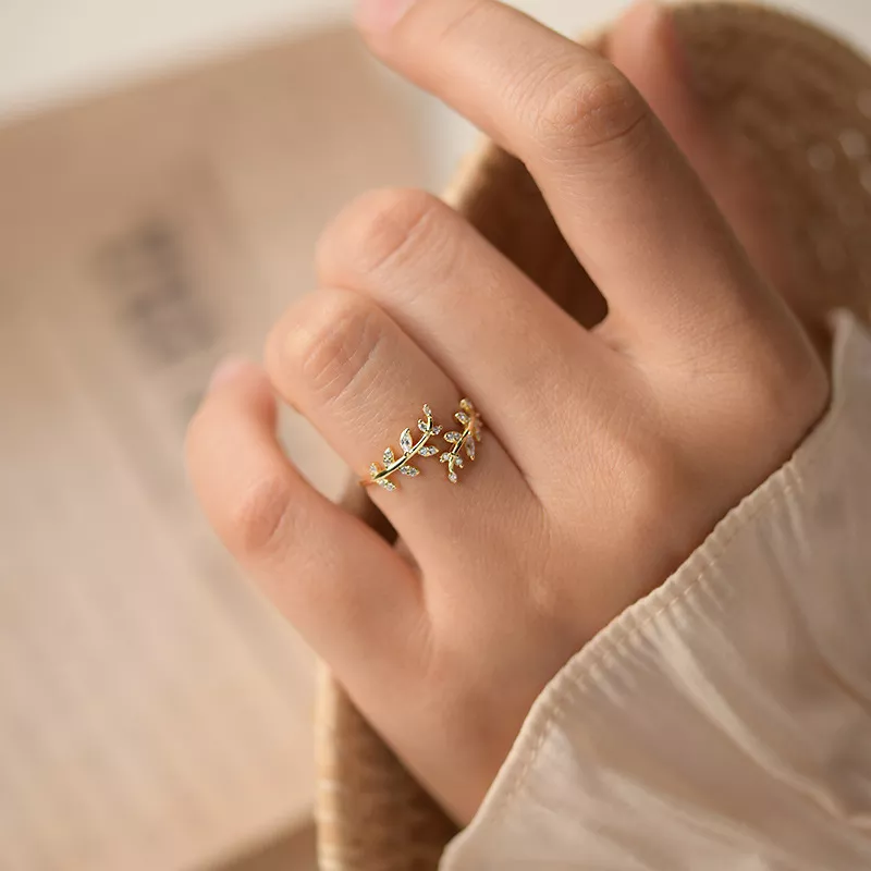 Twisted Branch Zircon S925 Adjustable Ring