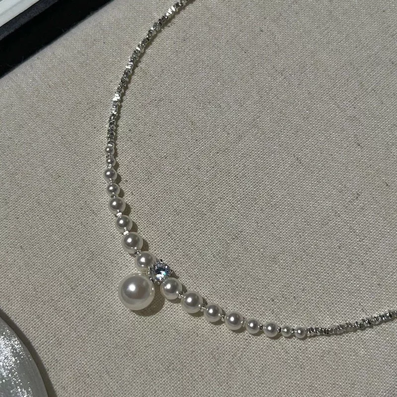 Geowence Gradient Pearl and Silver Charms Necklace
