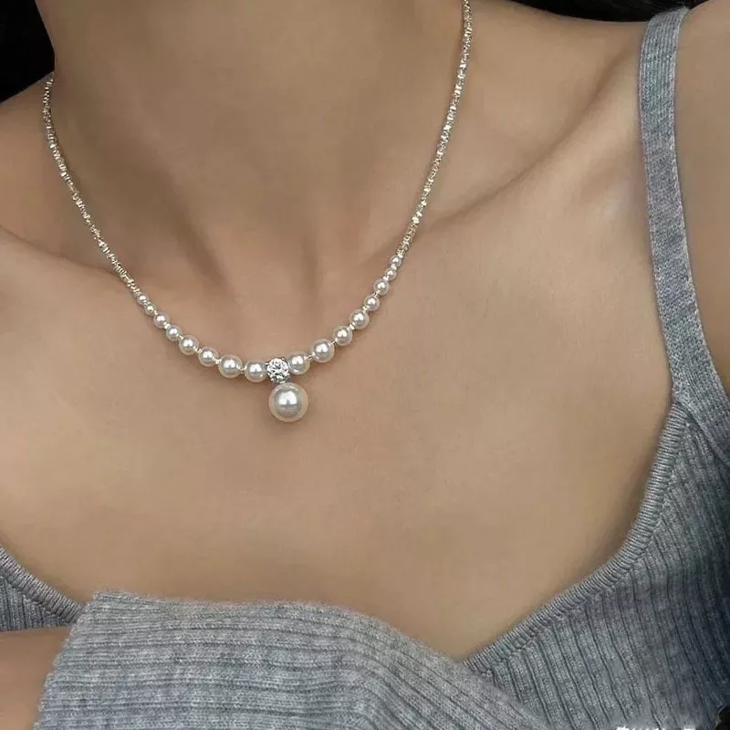 Geowence Gradient Pearl and Silver Charms Necklace