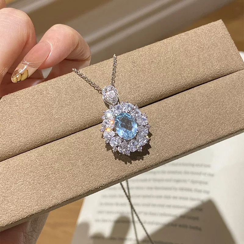 Geowence Luxury Cool-Tone Aquamarine Halo Necklace