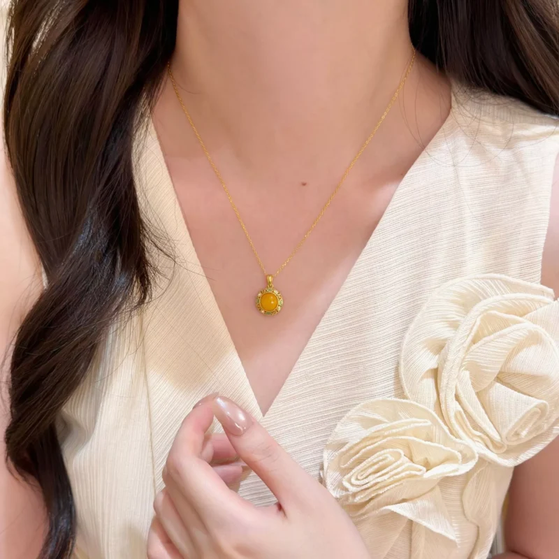 S925 Natural Amber Enamel Hollow Zircon Necklace