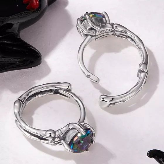 S925 Silver Skeleton Hand Heart Hoop Earrings S925 Silver Skeleton Hand Heart Hoop Earrings