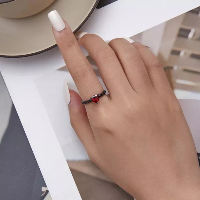925 Silver Black‑Plated Heart Red Gem Ring 925 Silver Black‑Plated Heart Red Gem Ring