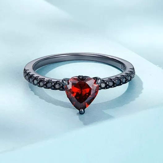 925 Silver Black‑Plated Heart Red Gem Ring 925 Silver Black‑Plated Heart Red Gem Ring